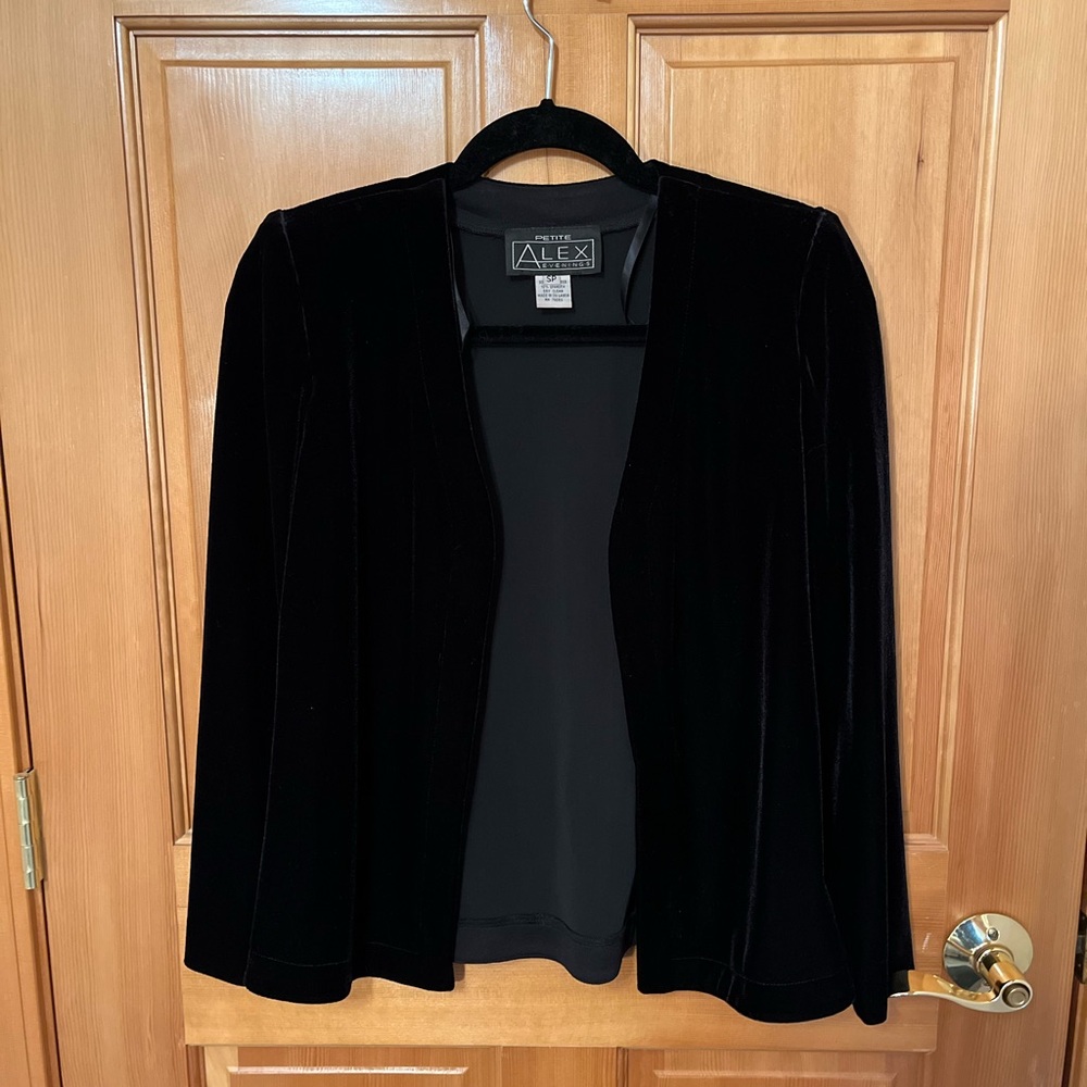 Vintage Women's Black Velvet Jacket, size small